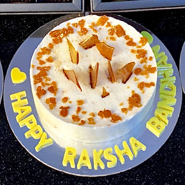 Almond Praline Sandesh Cake (1/2 kg)