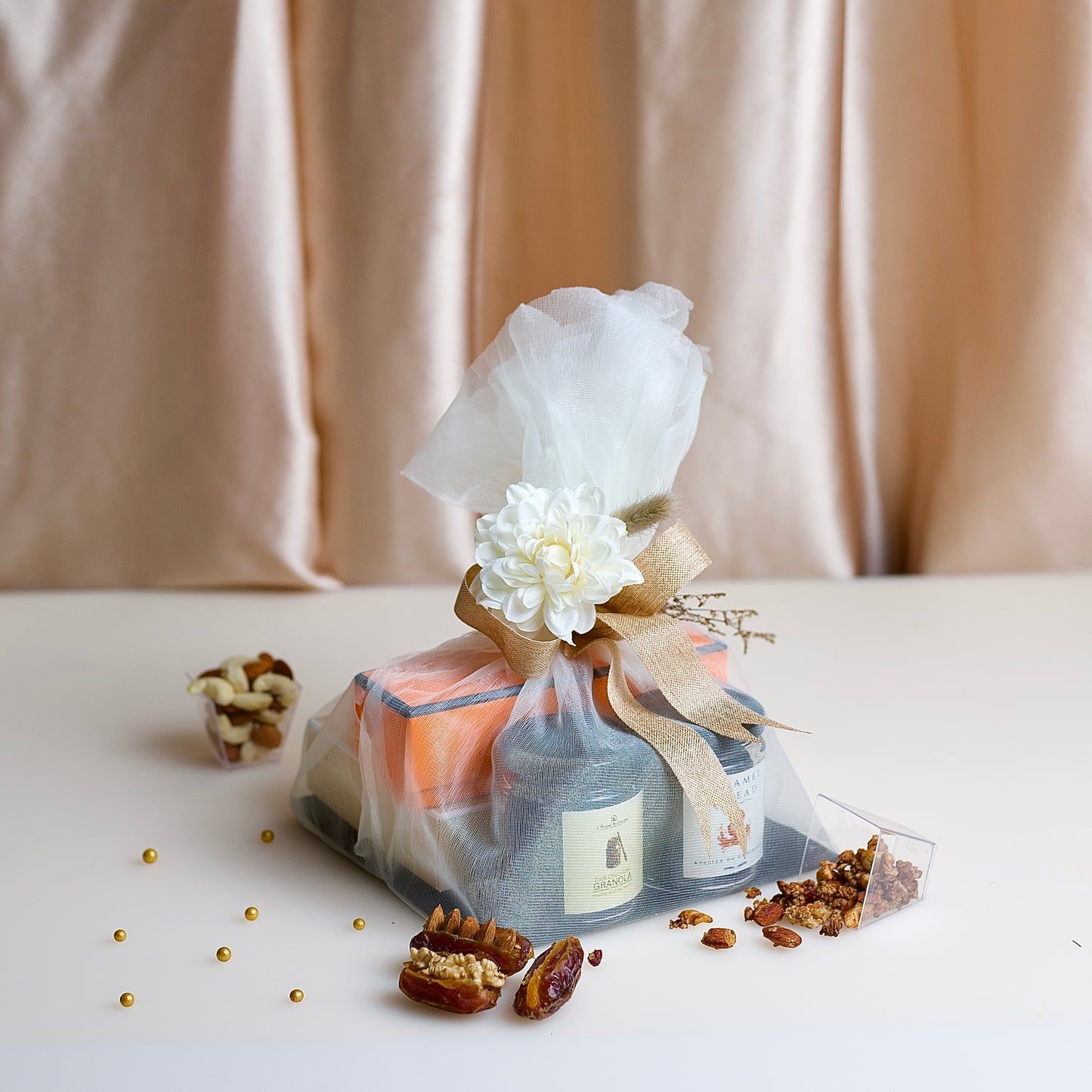 Luxury Nut & Date Hamper