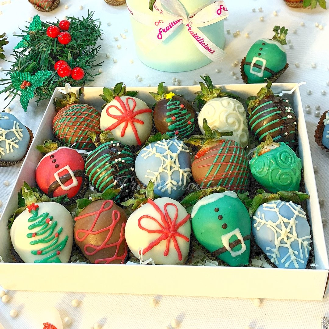 Winter Celebration (15 Pcs) - Fruitilicious.in